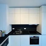 Berlin Mitte: Modern Bedroom / Ensuite Bath