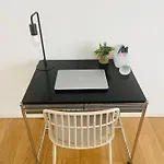 Berlin Mitte: Modern Bedroom / Ensuite Bath