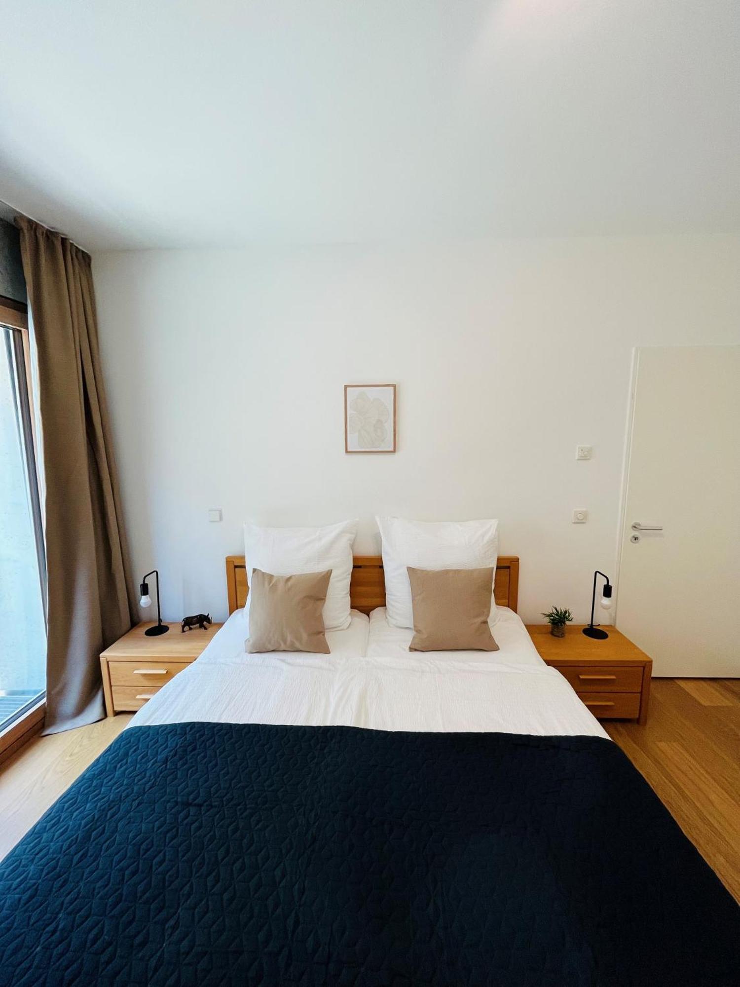 Mitte: Modern Bedroom / Ensuite Bath Alloggio in famiglia Berlino